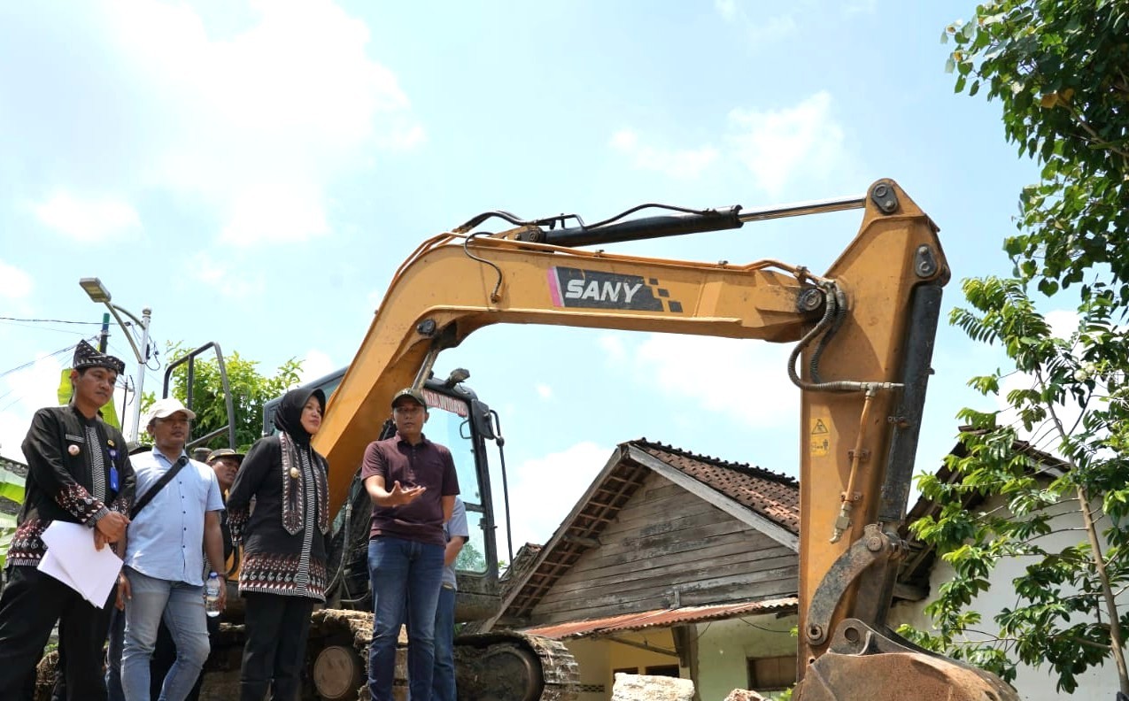 Wabup Bojonegoro Sidak Proyek BKKD 2025: Pastikan Pembangunan Infrastruktur Desa Sesuai Mutu dan Regulasi