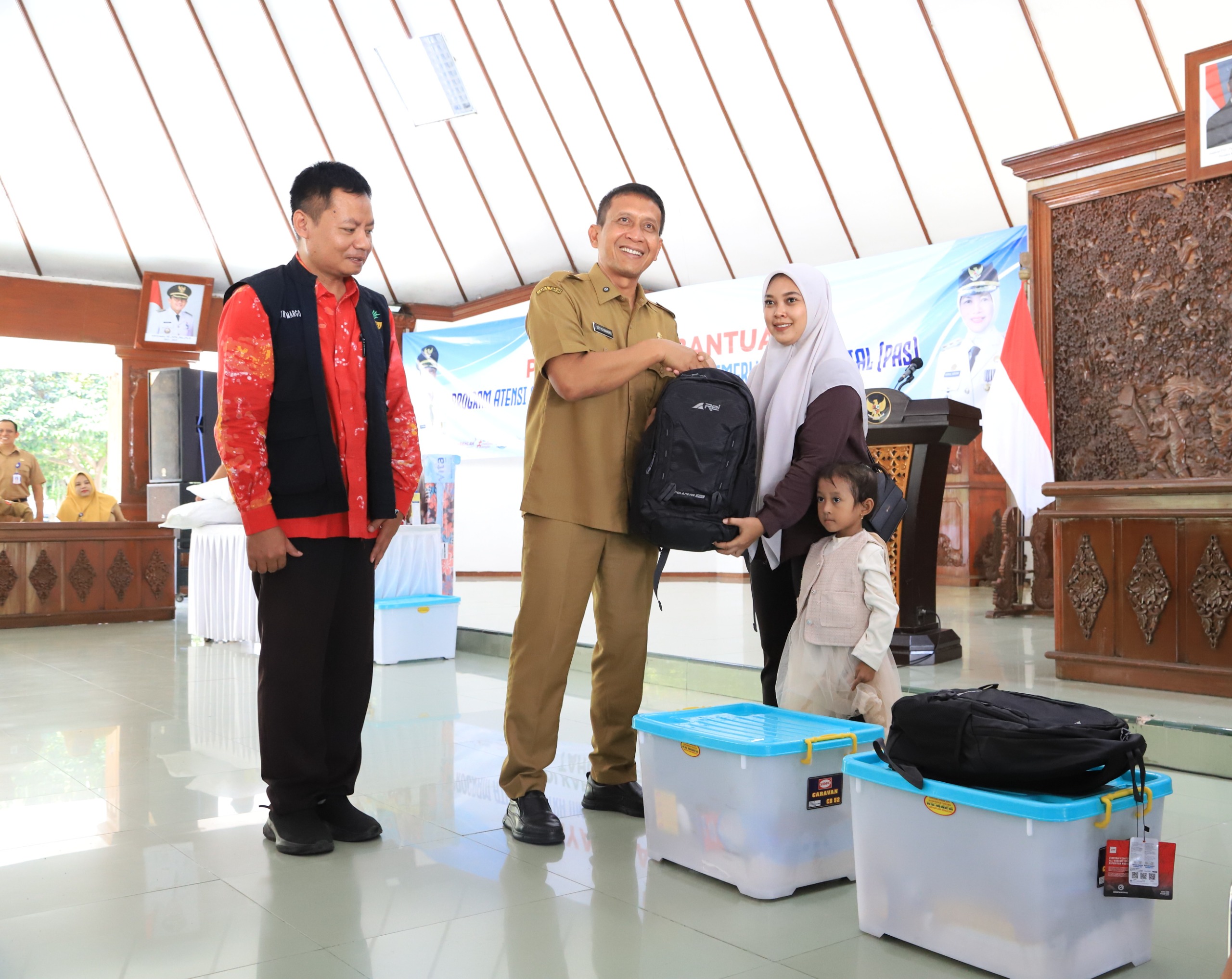 Wujud Kehadiran Negara: Pemkab Bojonegoro dan Kemensos Salurkan Bantuan Atensi 2026 bagi Lansia, Disabilitas, dan Anak