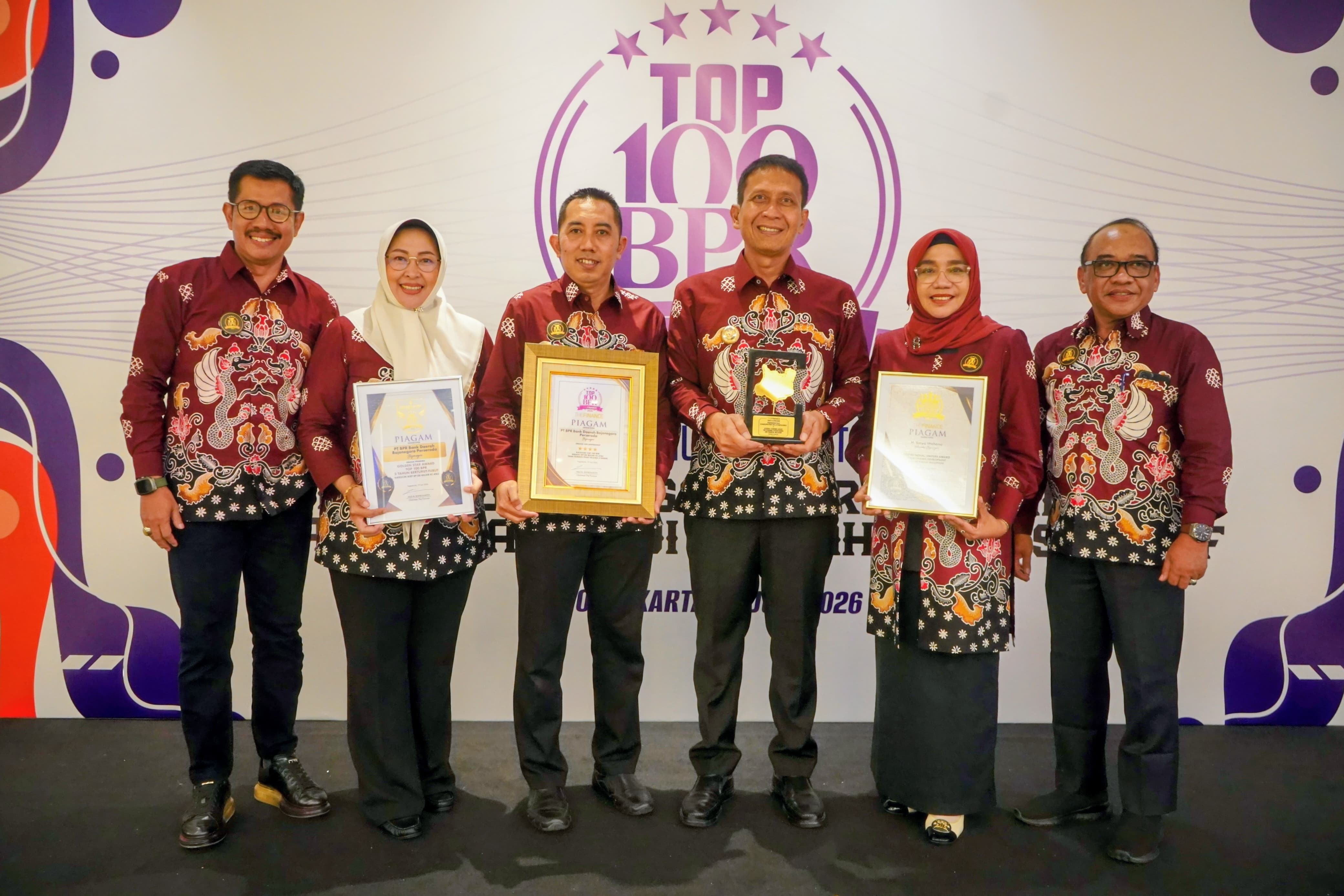 Bojonegoro Raih Sejumlah Penghargaan Bergengsi di Ajang Top 100 BPR dan Regional Economic Award 2026