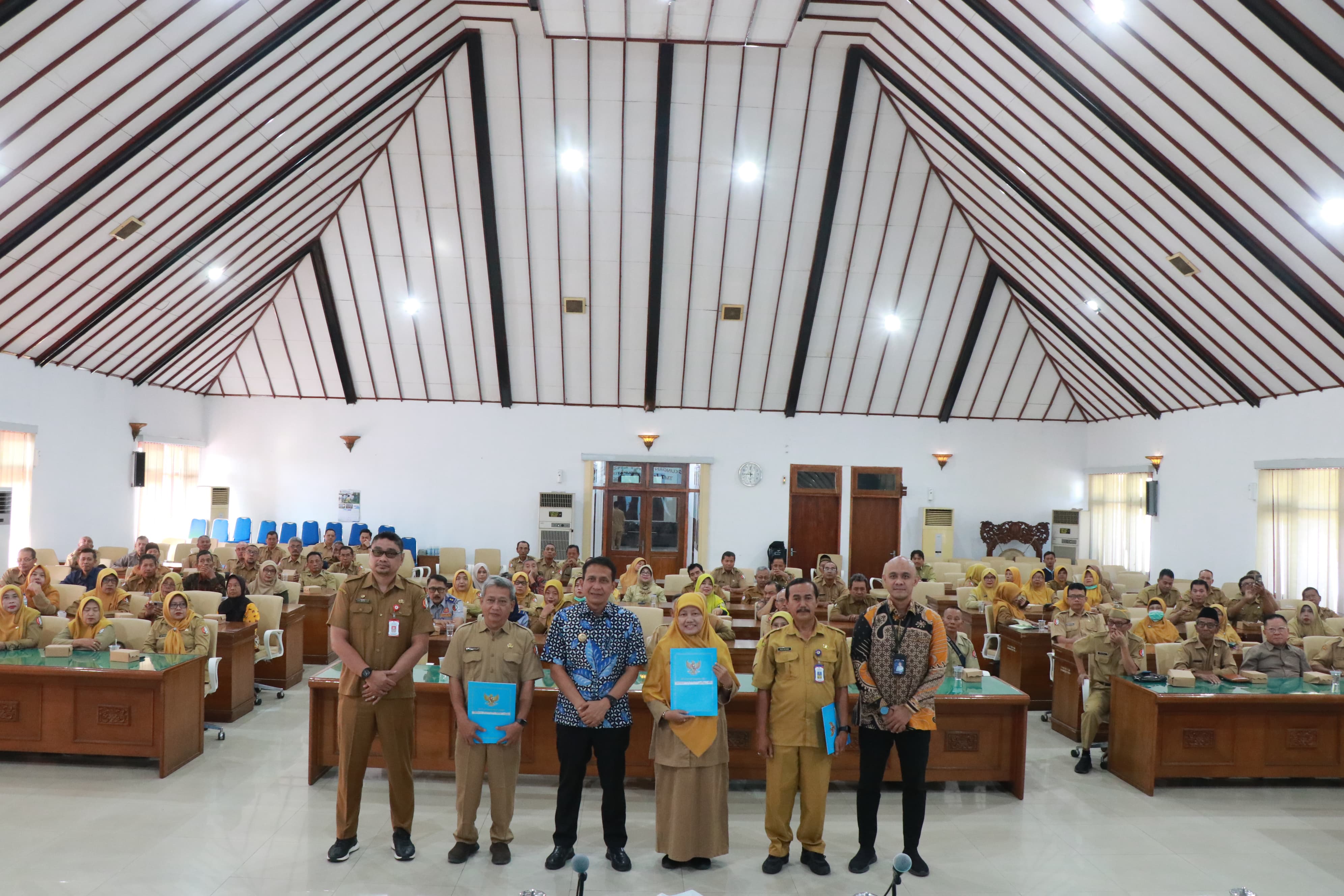 Purna Tugas Bukan Akhir Pengabdian, Bupati Setyo Wahono Lepas 113 ASN Pemkab Bojonegoro