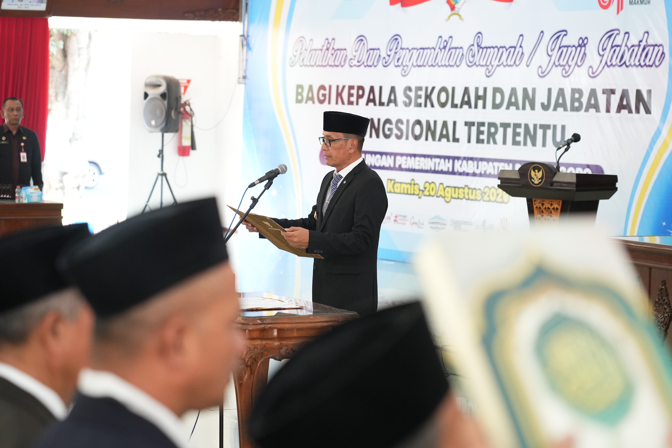 Bupati Lantik Kepala Sekolah, Berpesan Jadikan Suri Tauladan dan Berikan Insipirasi Generasi Emas Bojonegoro.