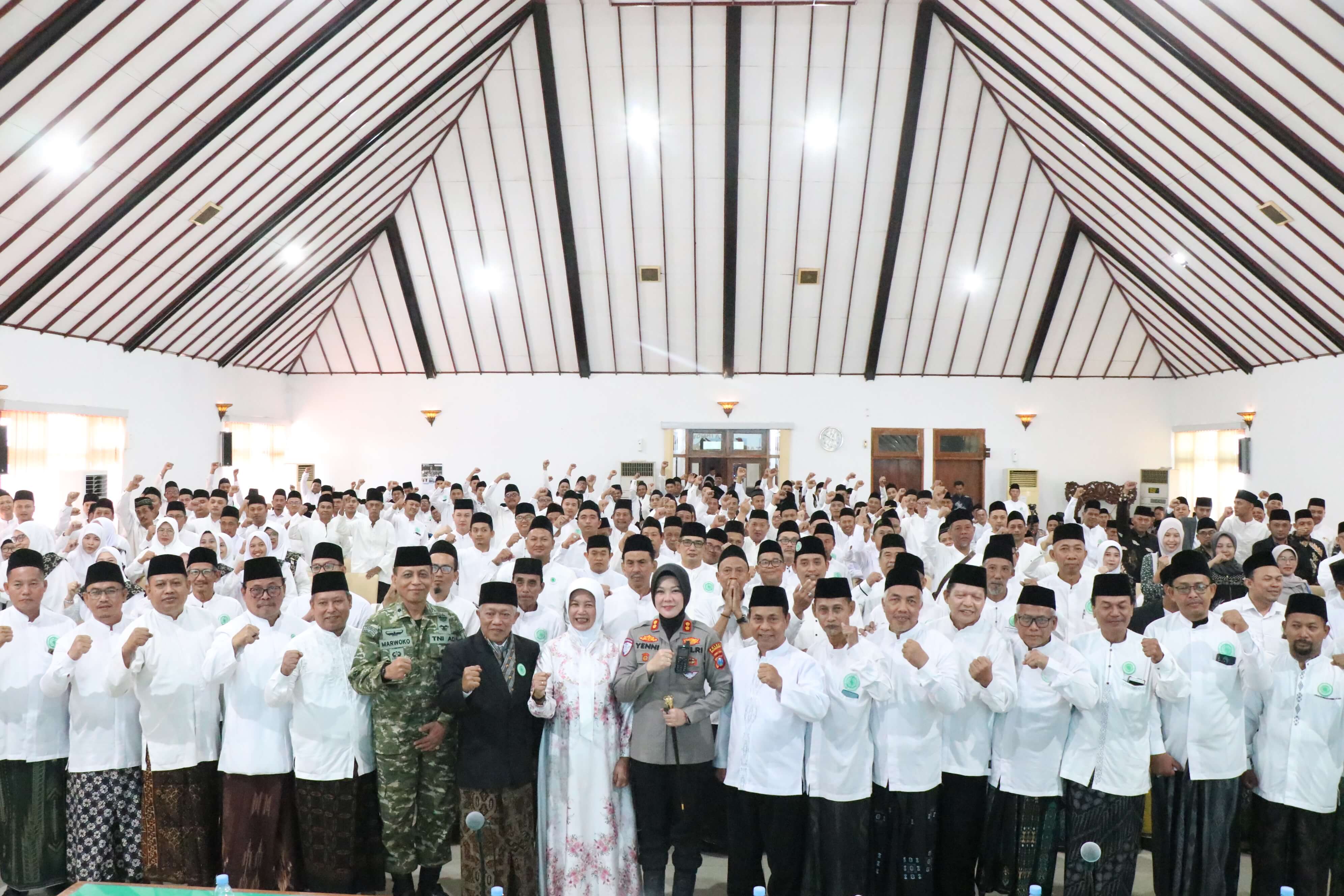 Pengukuhan Pengurus MUI Kecamatan, Wabup Nurul Azizah Tegaskan Peran Ulama Sebagai Pemersatu Umat