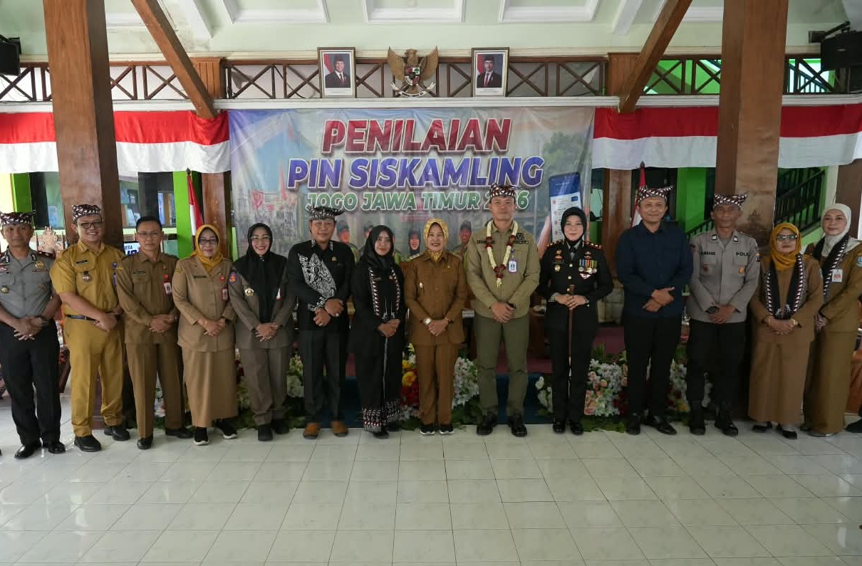Perkuat Keamanan Lingkungan, Wakil Bupati Hadiri Penilaian PIN SISKAMLING Jogo Jawa Timur