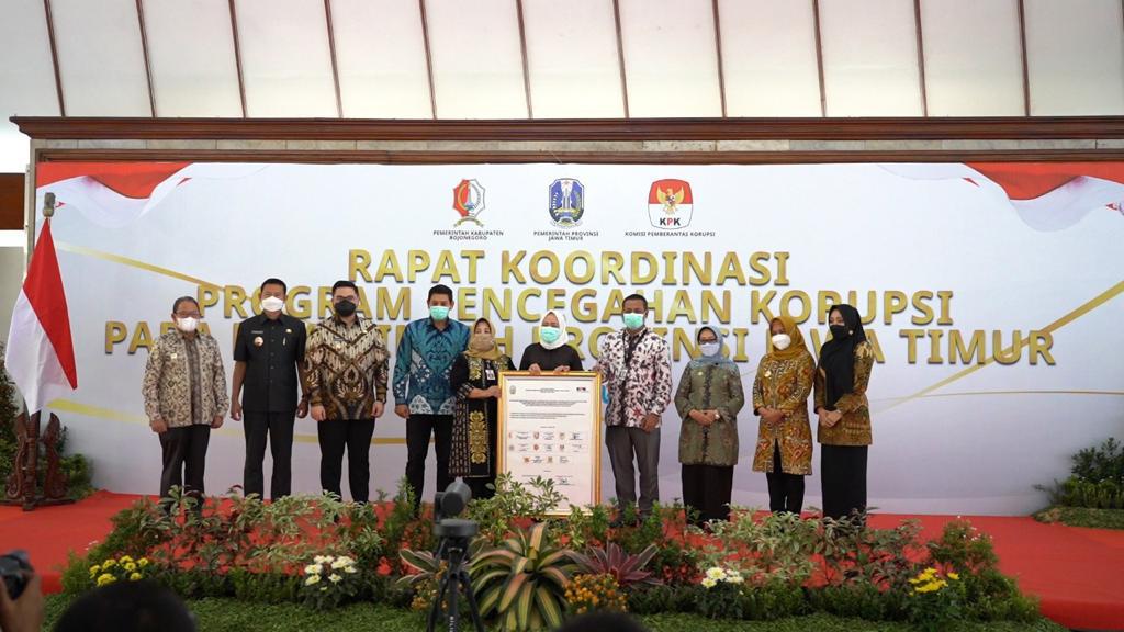 Delapan Kab/Kota Tanda Tangani Komitment Bersama Program Pemberantasan Tindak Pidana Korupsi Terinte