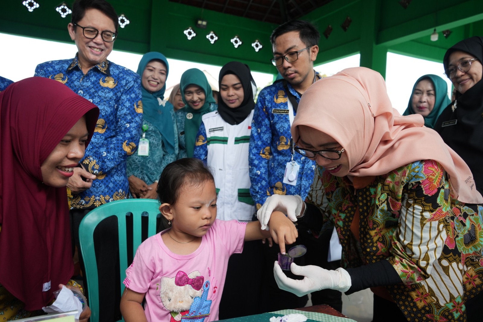 Pj Adriyanto Dan Ketua TP PKK Bojonegoro Tinjau Kegiatan Posyandu Desa Ngunut Dander